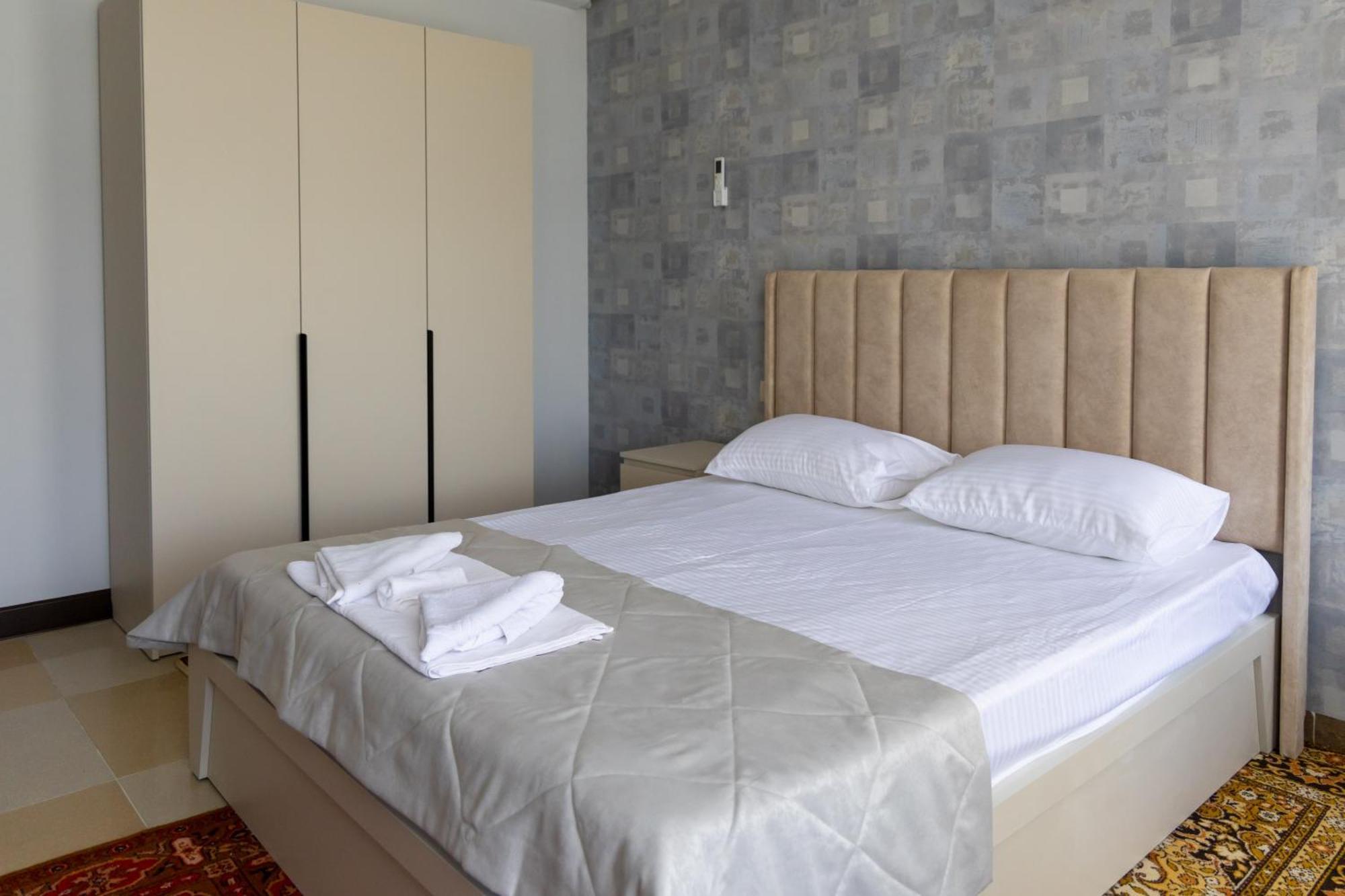 Gladzor Hotel Esterno foto
